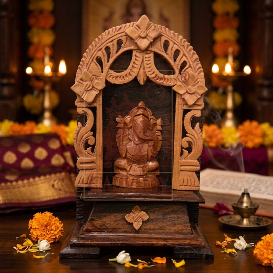 Sandalwood Arch Ganesha 11"x7"